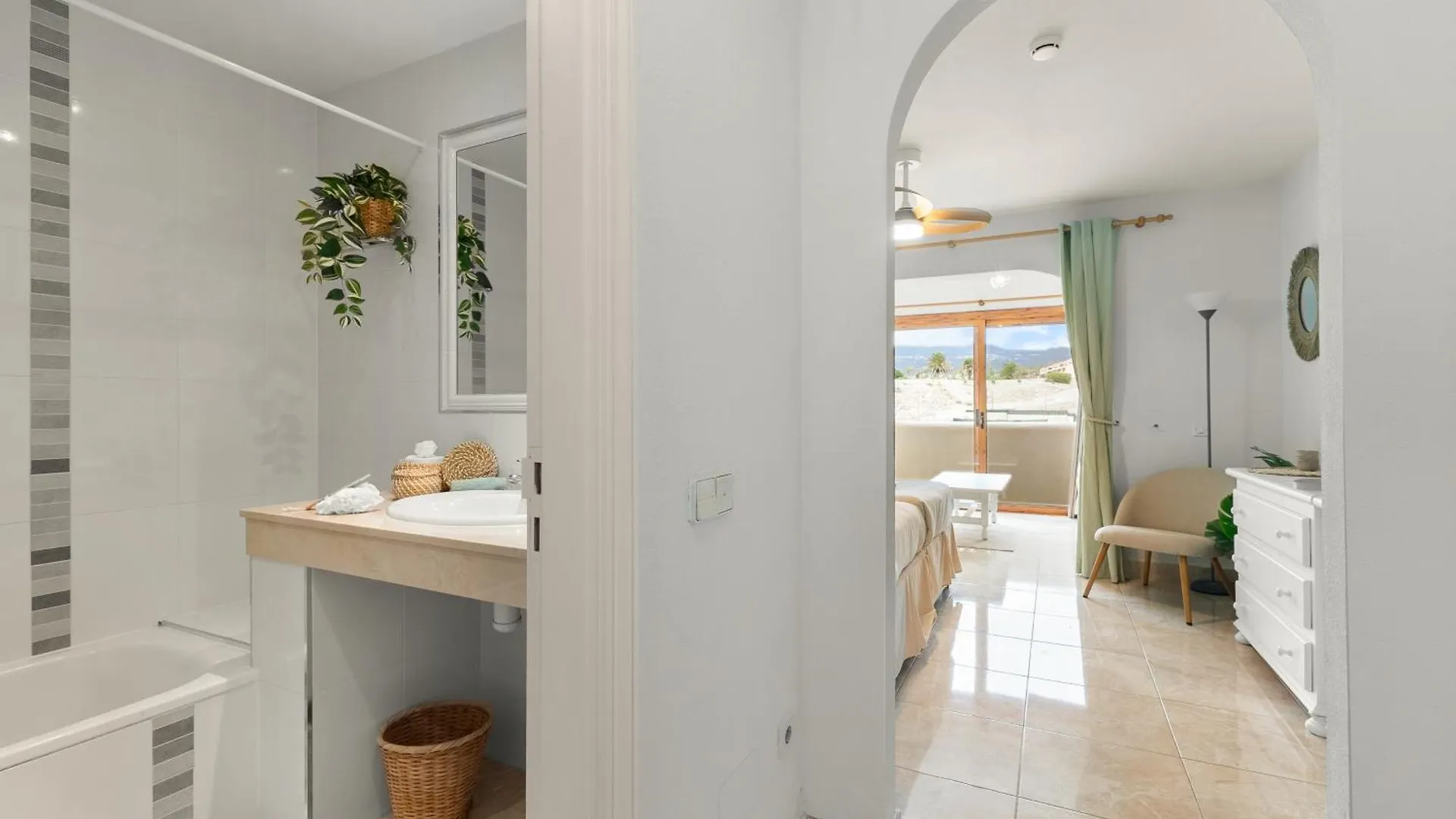 Beautiful 4 Bedroom House With Phenomenal Golf And Mountain Views San Miguel de Abona