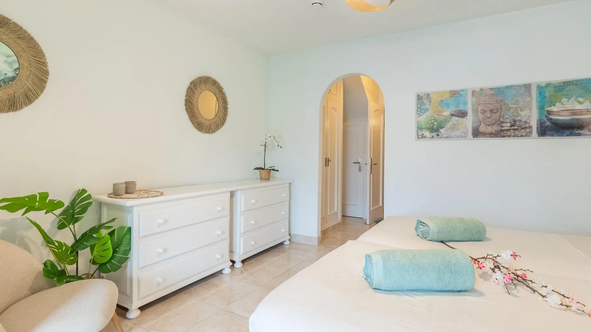 Beautiful 4 Bedroom House With Phenomenal Golf And Mountain Views San Miguel de Abona 0*,