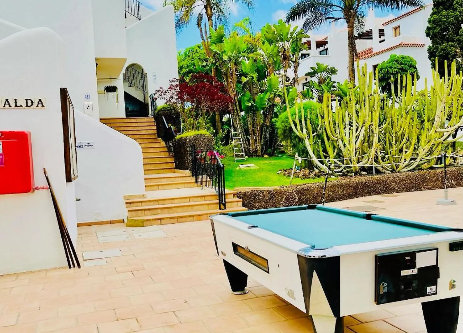 Hotel apartamentowy Beautiful 4 Bedroom House With Phenomenal Golf And Mountain Views San Miguel de Abona